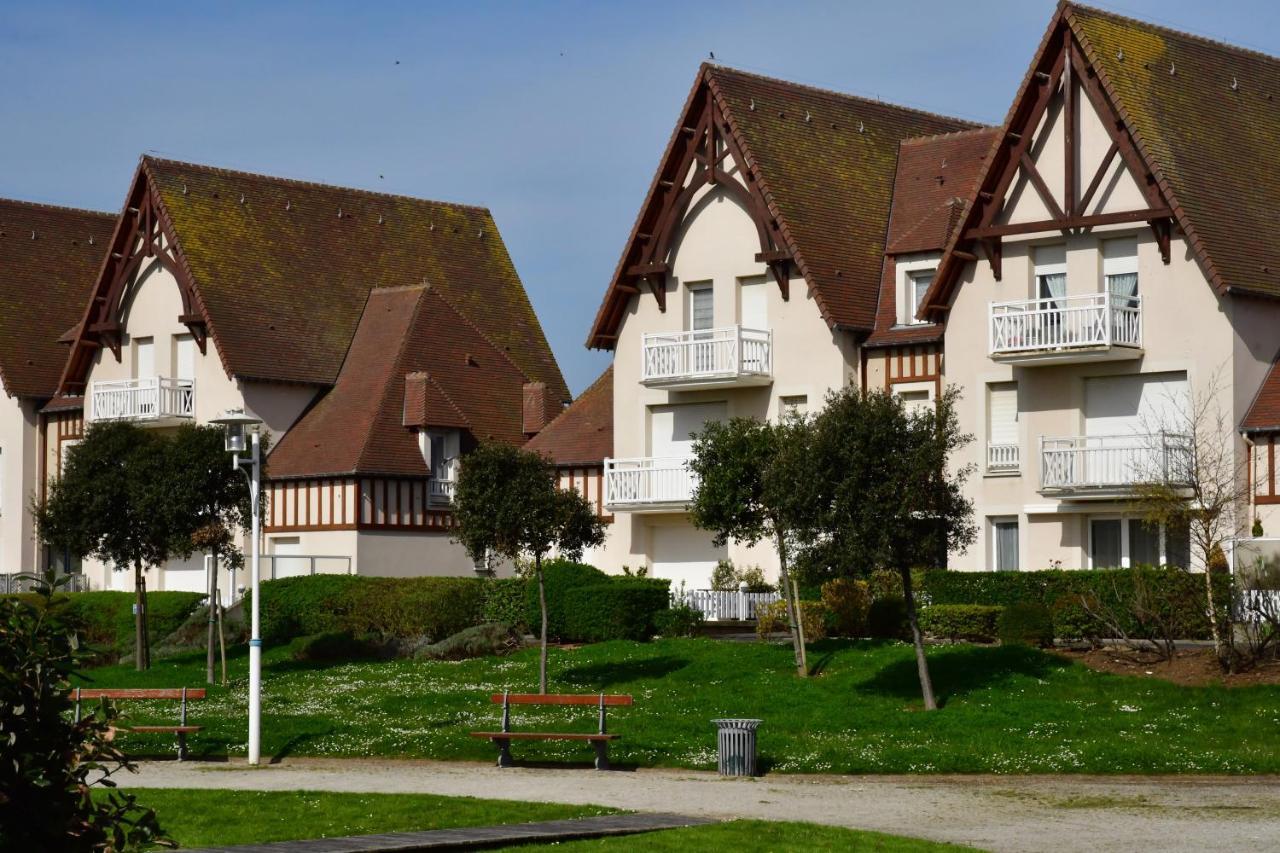 Appartement Pres Du Port Centre Et Plage - Vue Mer Courseulles-sur-Mer Buitenkant foto