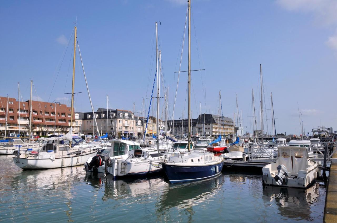 Appartement Pres Du Port Centre Et Plage - Vue Mer Courseulles-sur-Mer Buitenkant foto