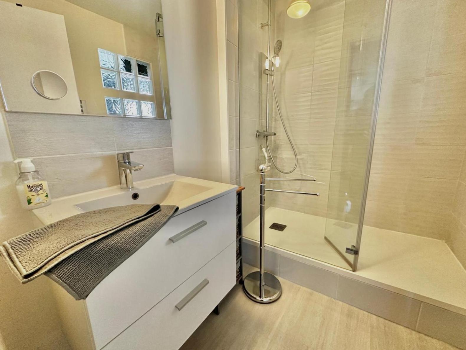 Appartement Pres Du Port Centre Et Plage - Vue Mer Courseulles-sur-Mer Buitenkant foto